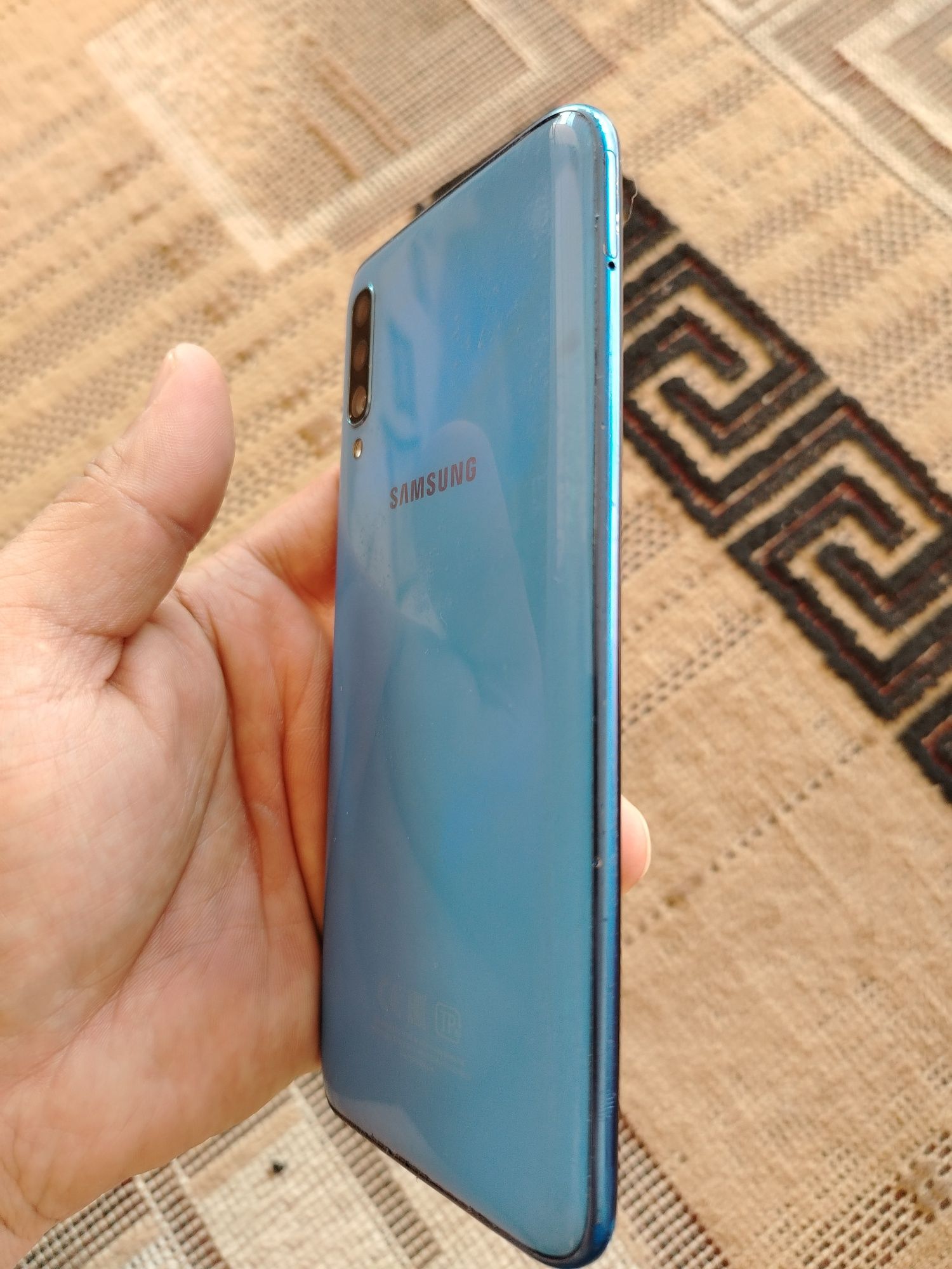 Samsung А 70 Сатылады Бір қолда ұсталған еш қандай минусы жоқ