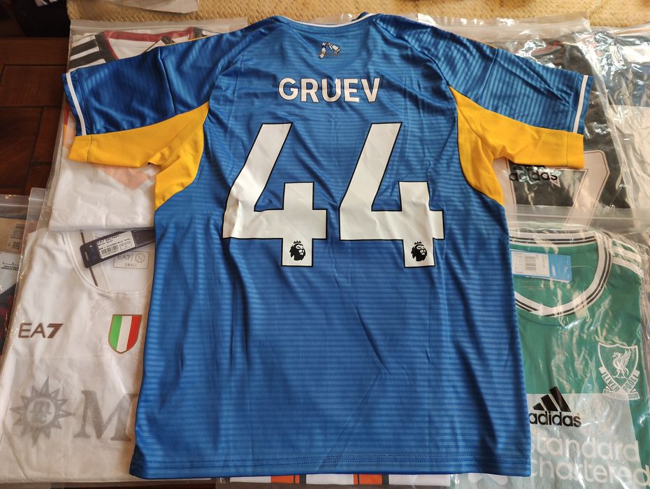 Футболни тениски Leeds United 2025/2026 Gruev