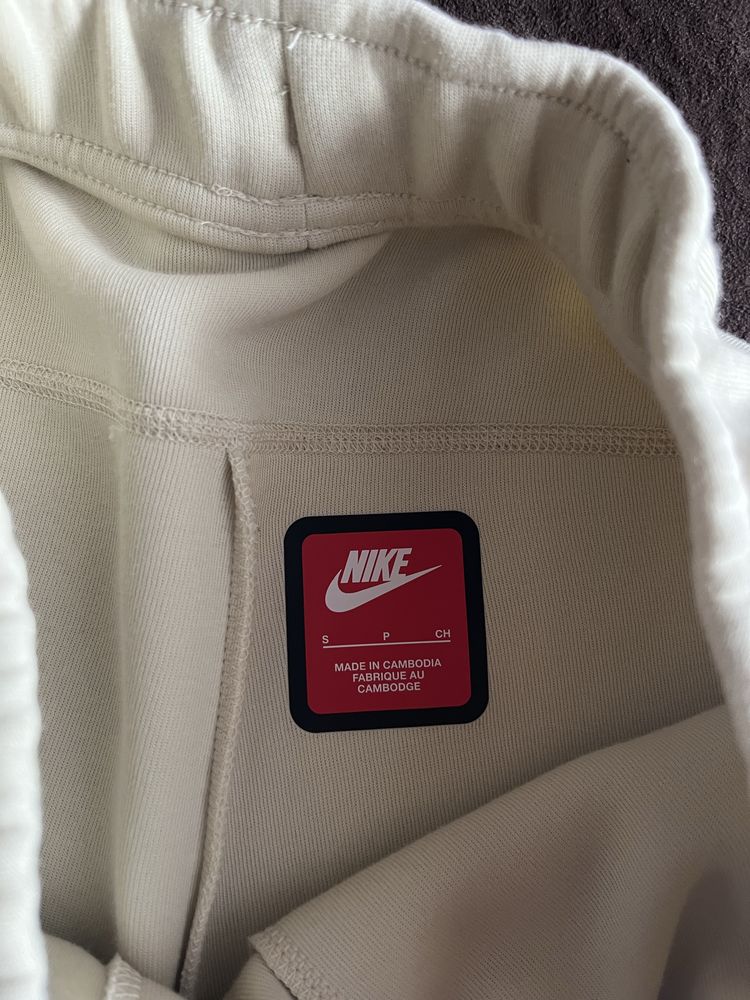 Nike tech pantalonki