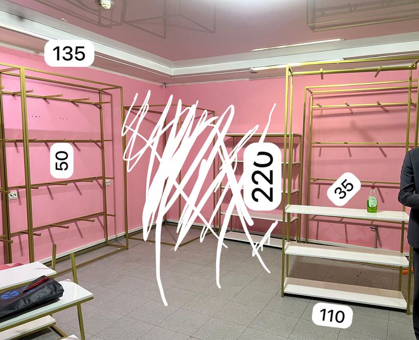 Вешалка напольная, ресепшен, шкаф. Оборудование