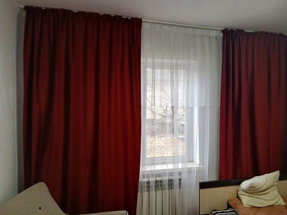 Бордовые полотно шторы 2 штуки