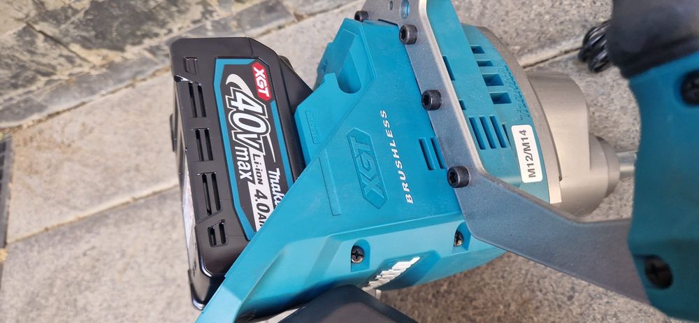 Makita malaxor pe acumulator de 40 V