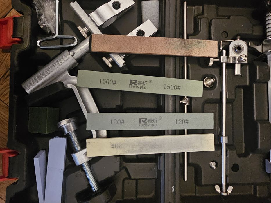 Продавам точилка за ножове