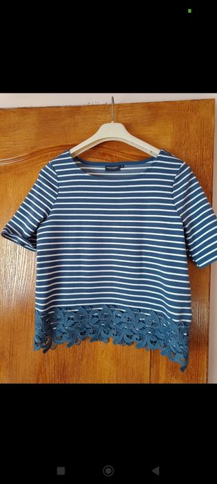 Tricou cu dantela