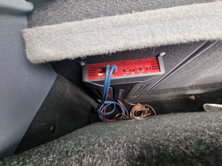 Pioneer - Усилвател и бас каса /линк към видео/