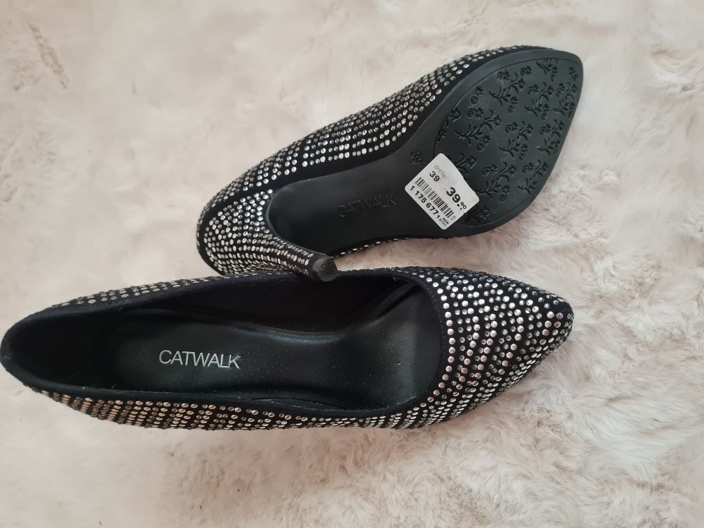 Pantofi Catwalk noi