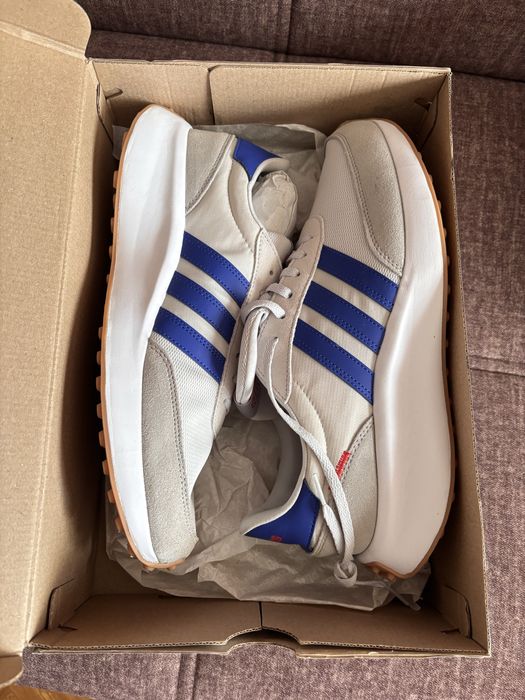 Новые кроссовки Adidas
