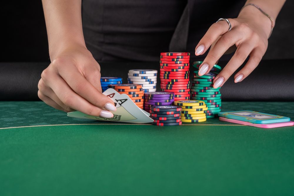 Jetoane poker la comanda personalizate cu LOGO tau CustomTables.eu