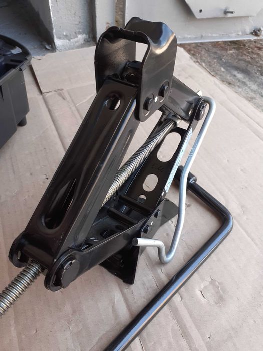 Cric,cheie de roti PEUGEOT 5008, 3008, 2008, CITROEN DS7