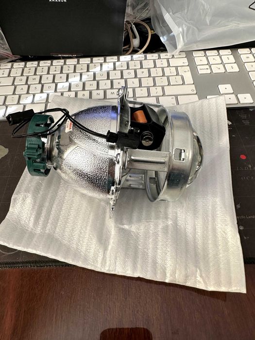 EvoX-R 2.0 Bi-xenon лупи прожектори retrofitlab