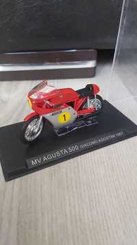 Vând machetă motocicletă MV Agusta 500 Giacomo Agostini 1967