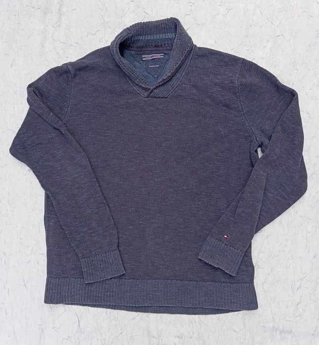 Vând pulover de bărbați Tommy Hilfiger!
