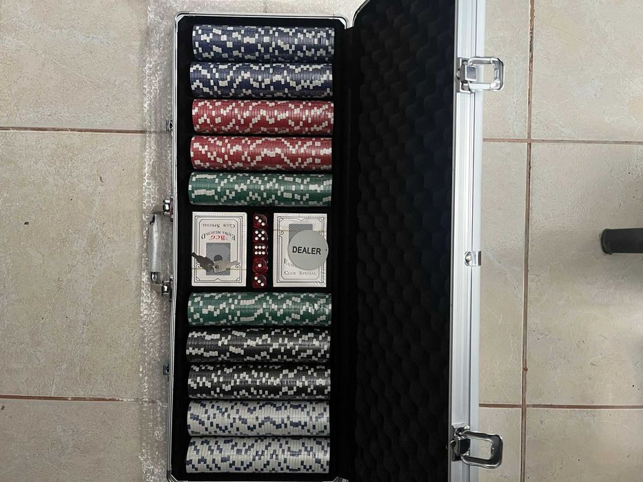 Set poker valiza aluminiu 500 de jetoane