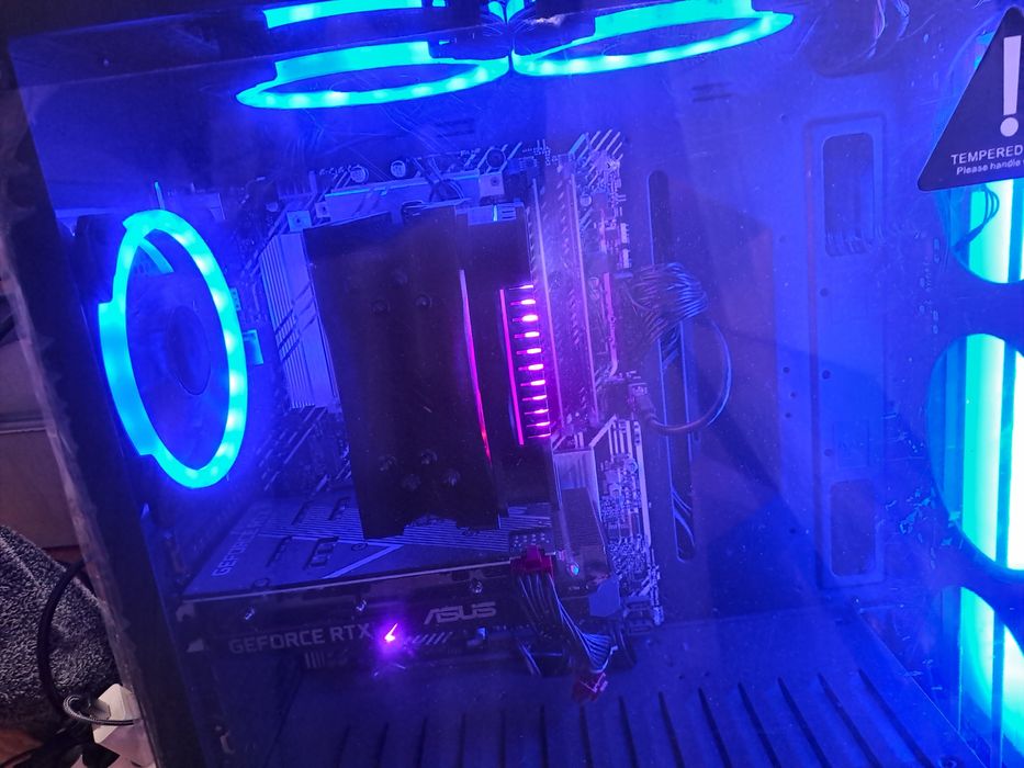 Vând desktop gaming