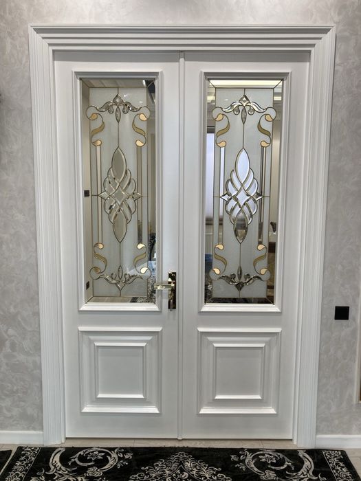 Межкомнатные МДФ двери.  Неоклассика. Крашенний и шпонированный