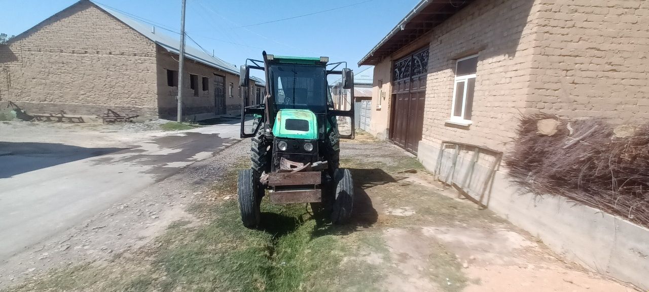 TTZ 8010 traktori