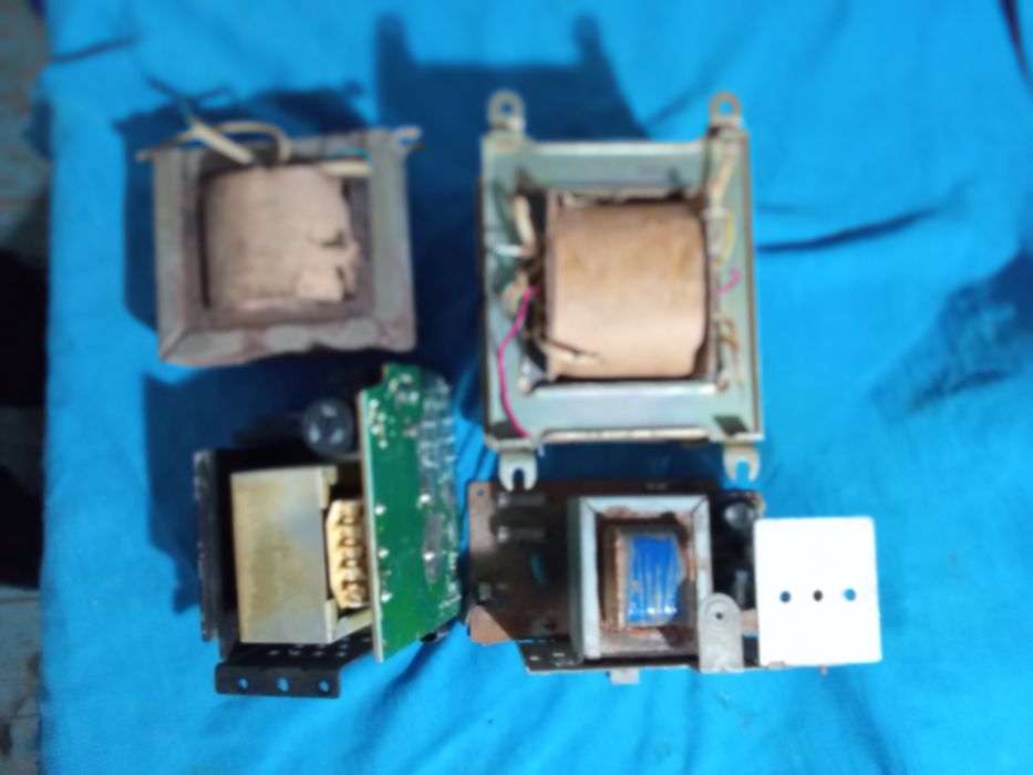 Трансформаторы  от радиотехники.