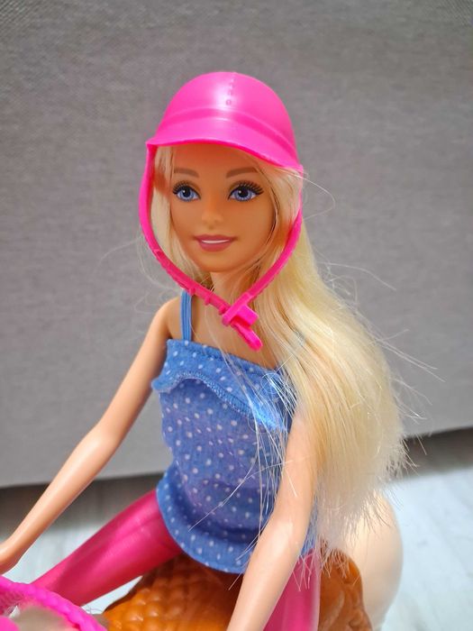 Set de joaca cal cu papusa Barbie