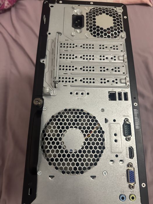 Calculator hp cu tastatura si monitor
