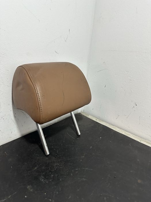 Tetiera Audi A6 C6 culoare maro coniac