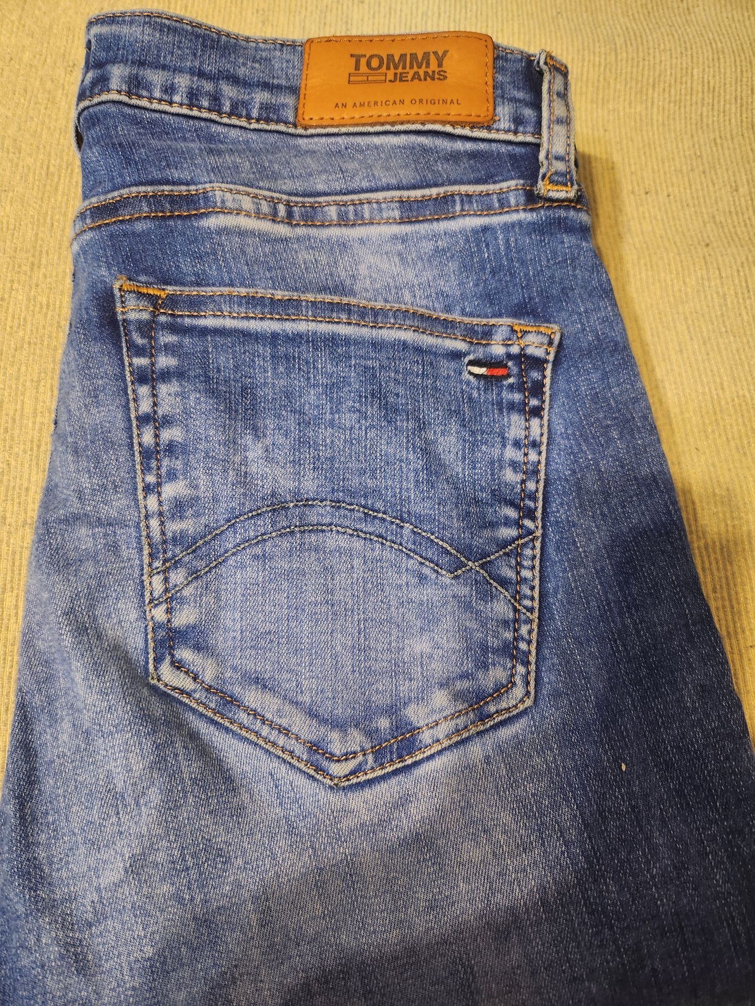 Дамски дънки Tommy hilfiger 26 номер