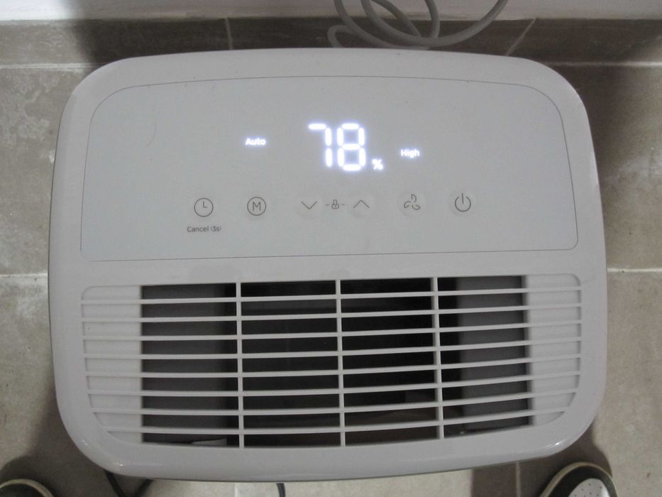 Dezumidificator Comfee MDDN-12DEN7 până la 20 m²/50 m³