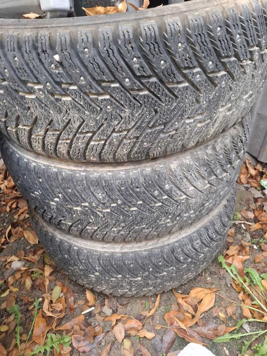 Продам зимний резину б/у  215/55/17
