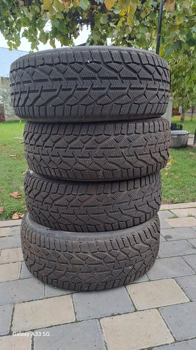 Anvelope de iarna pe 17 , 225 , 50 r17