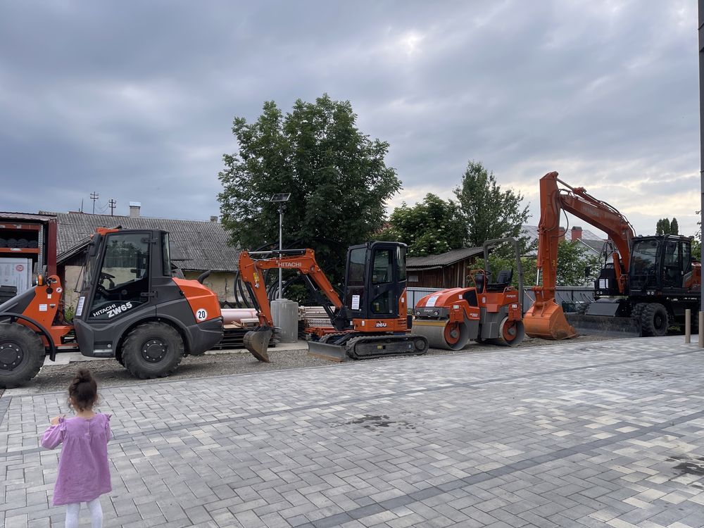 Inchiriez încărcător frontal
