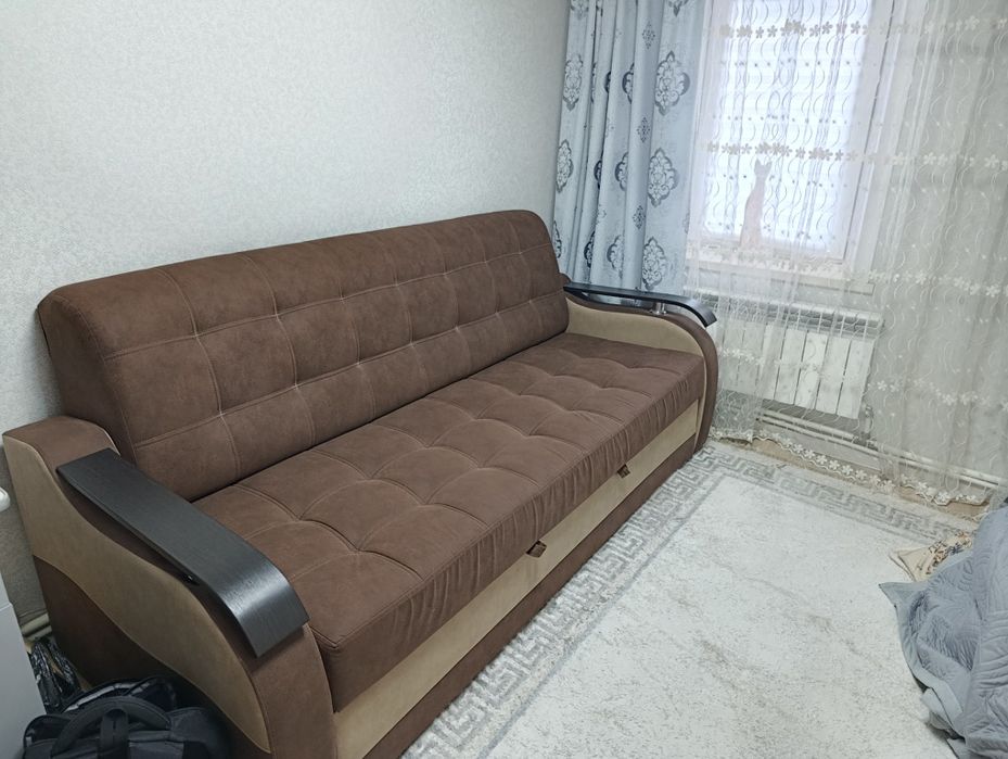 Диван двуспальный