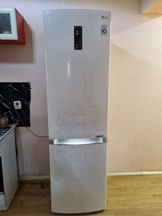 Срочно продам холодильник LG
