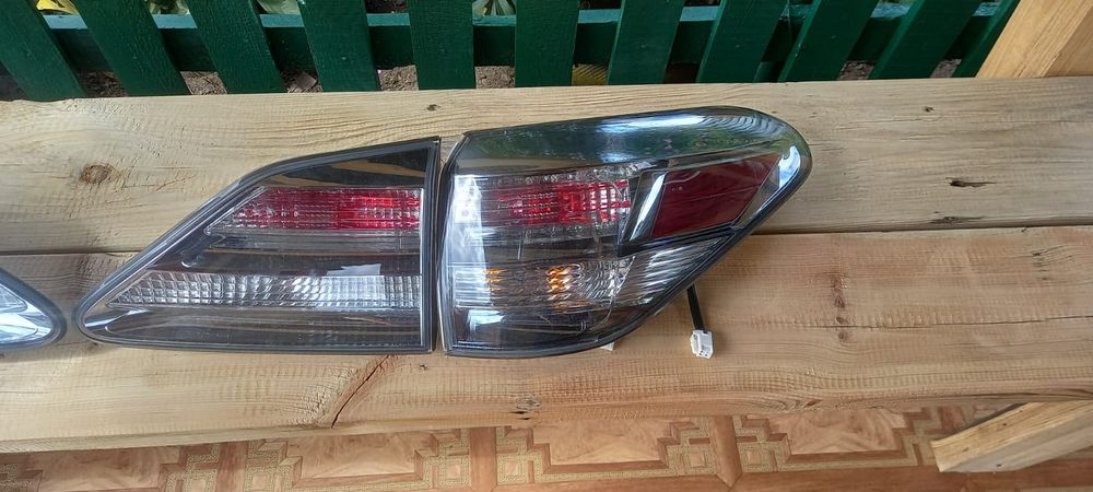 Фонарь Lexus rx 350.
