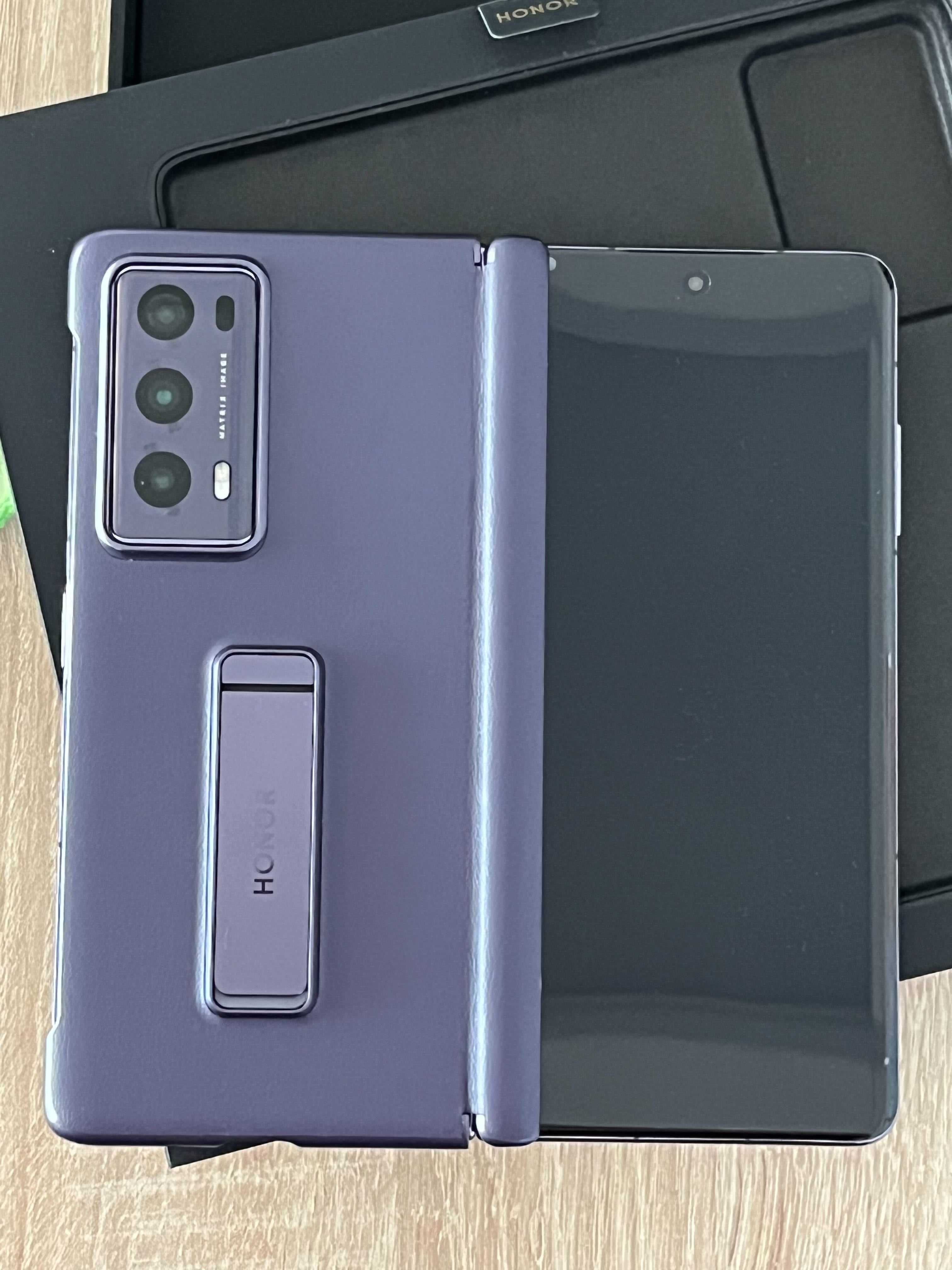Honor Magic V2, Purple