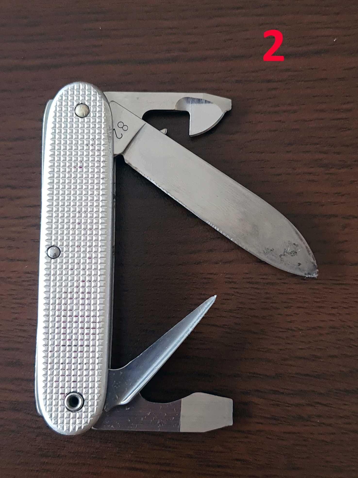 Victorinox и Wenger Soldier военни ножове