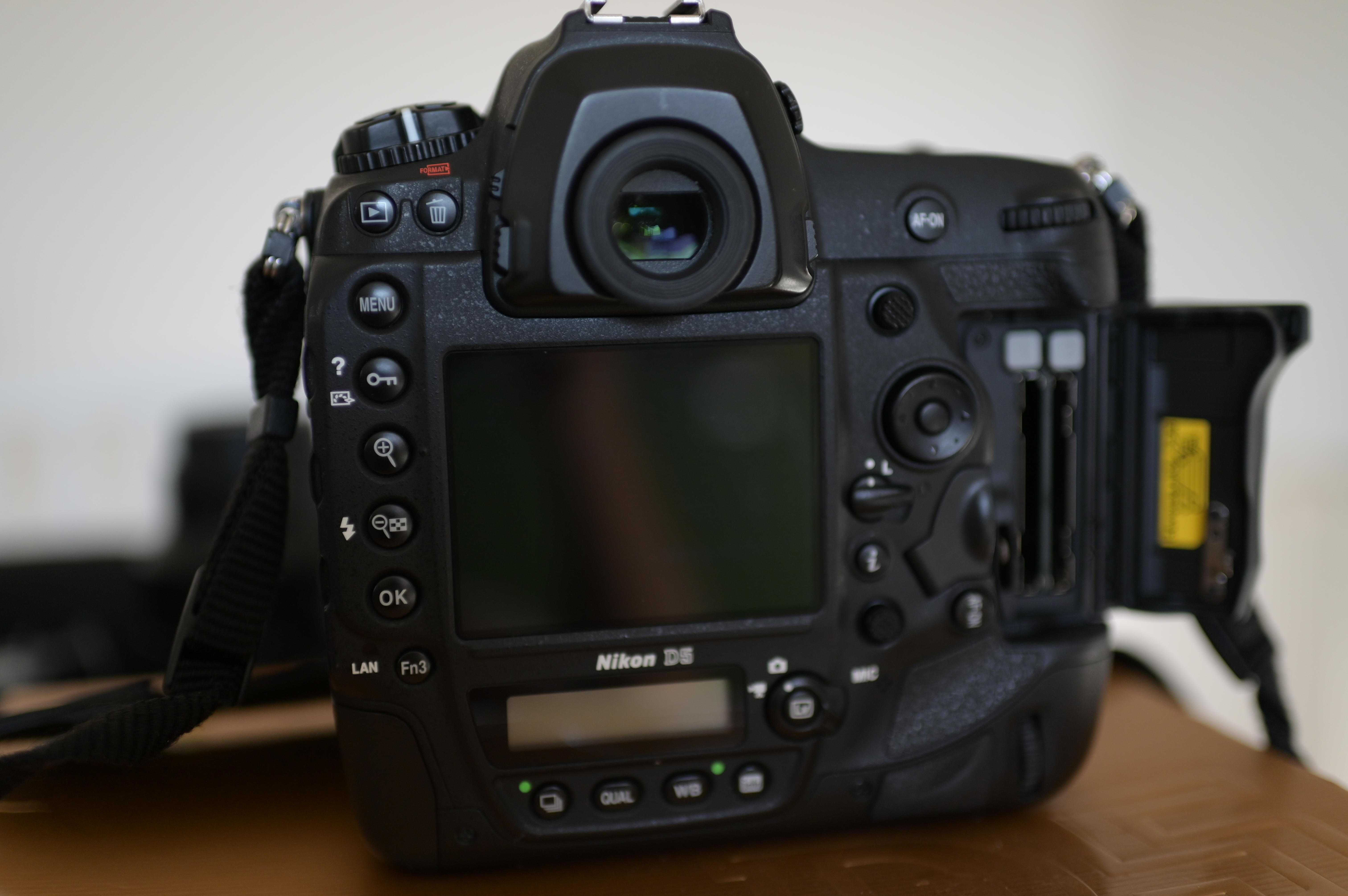 Nikon D5 impecabil