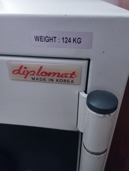 Продается сейф огнестойкий ударопрочный