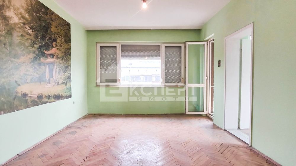 Продава се Тристаен апартамент в Пловдив, Христо Смирненски - 129 кв.м за 1202 €/кв.м - Снимка #2