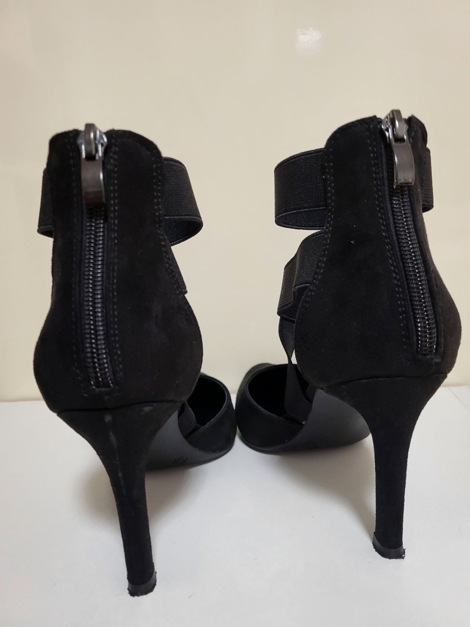 Pantofi negri stiletto catifea toc 9 cm