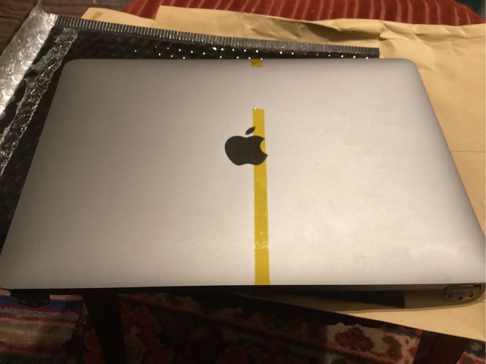 Display macbook air 2018 dezmembrat A1932, placa baza