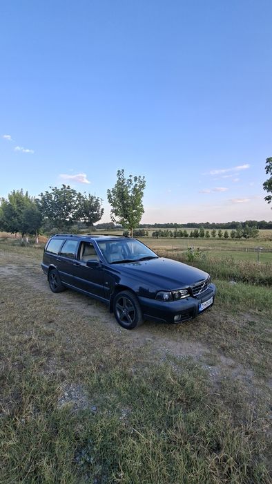 VOLVO V70xc Cross Country (P80)