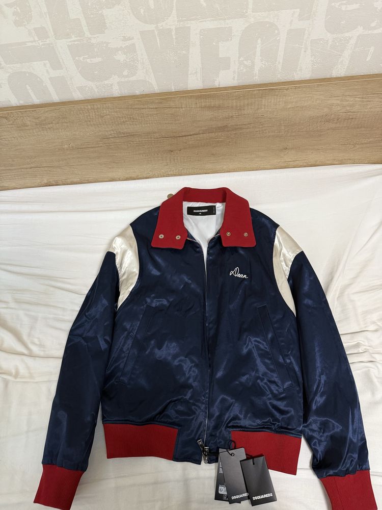 Яке Dsquared2.