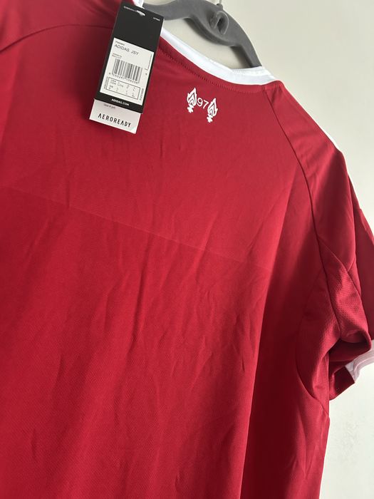 Liverpool,Barcelona home kit