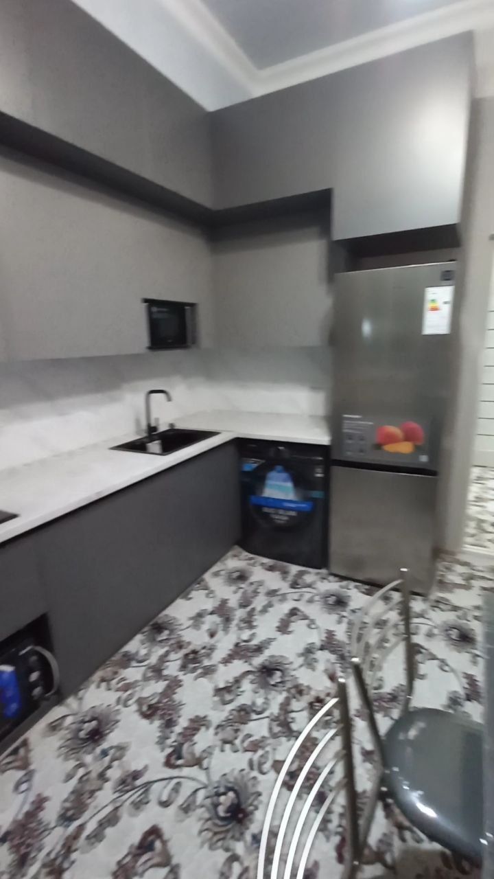 Qibray sentrda 3-xonali g'ishtli dom. Remont yangi, mebel-texnika bor