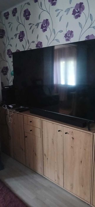 Televizor marca OK și sound bar Samsung