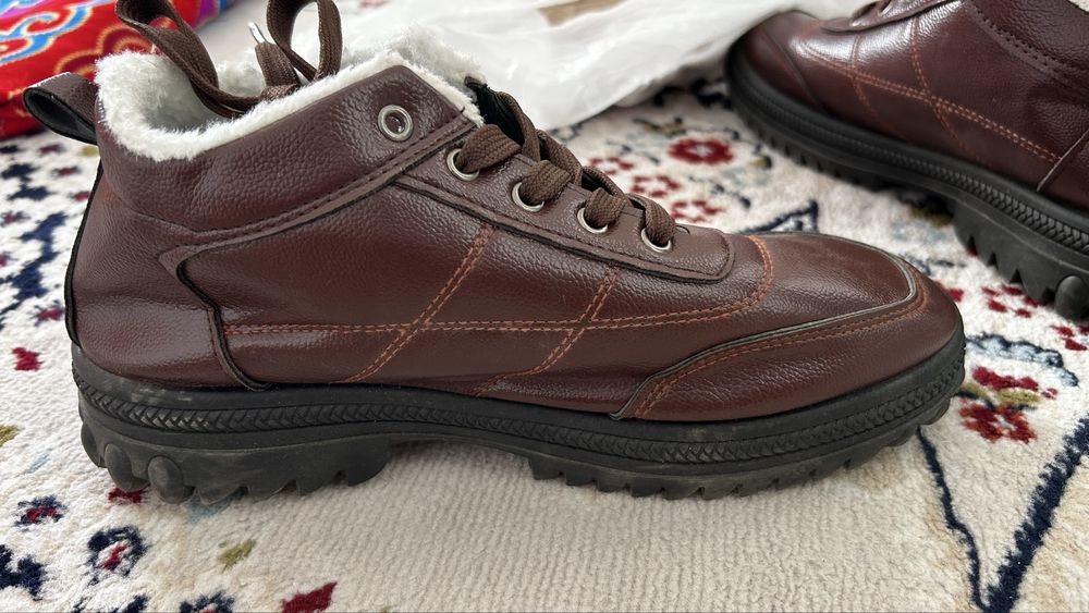 Мужские осенние ботинки, размер 42. Новые, ни разу не надевались.