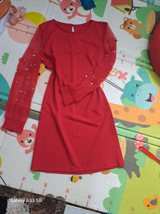 Haine de damă ,rochite ,fuste  M