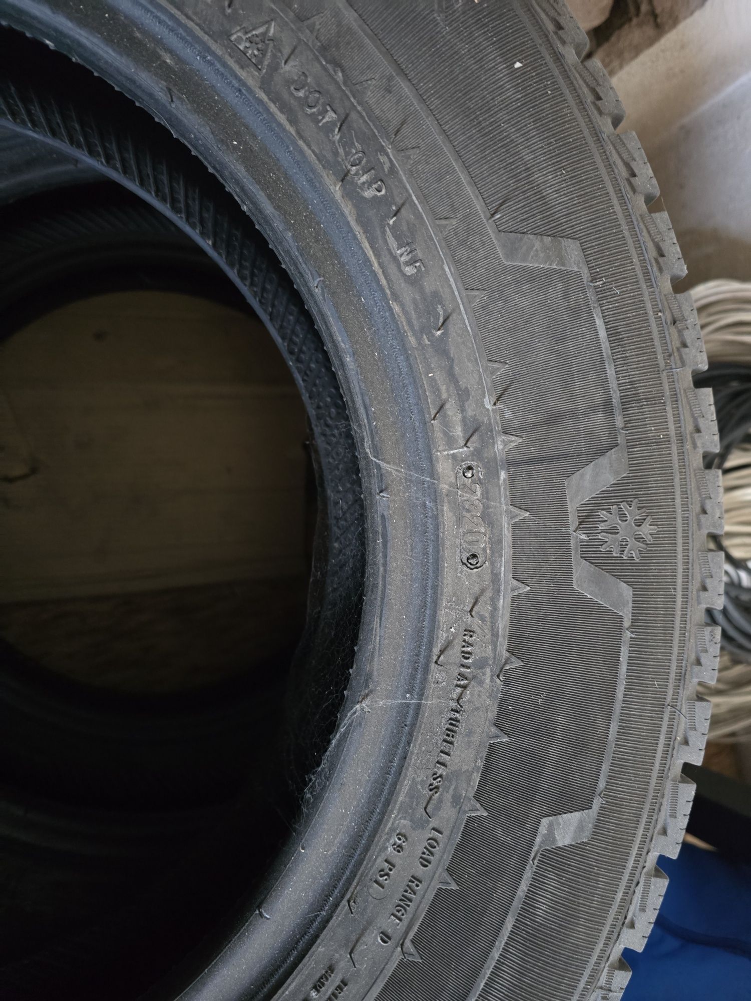 3бр. Бусови гуми 195/75 R16C