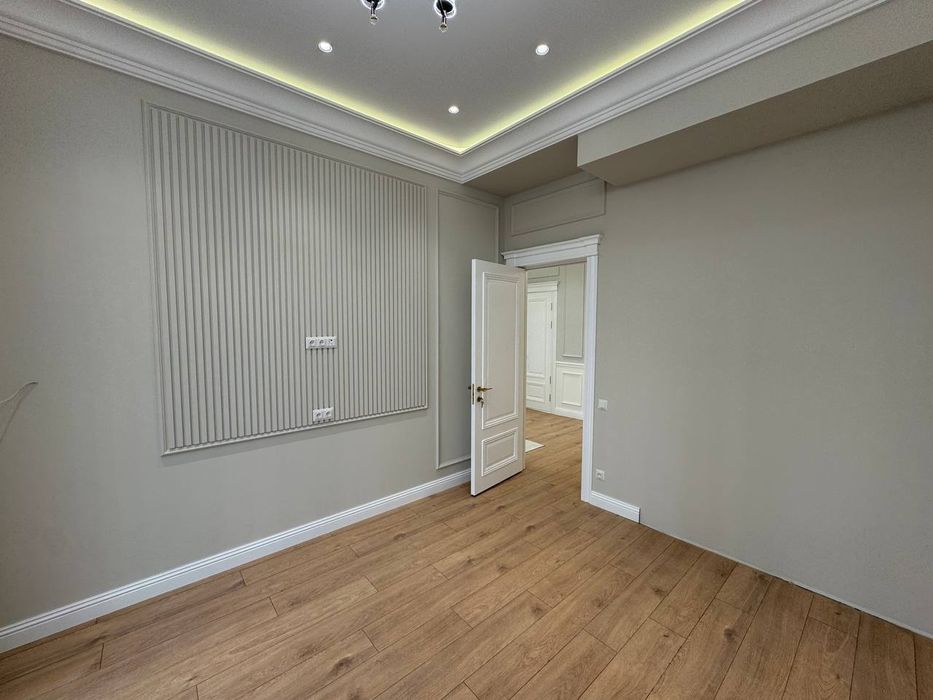 Квартира продается 3/1/7 на жк Oq Saroy