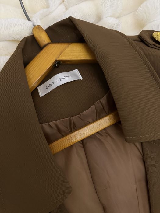 Trench sotiladi 1 marta kiyilgan