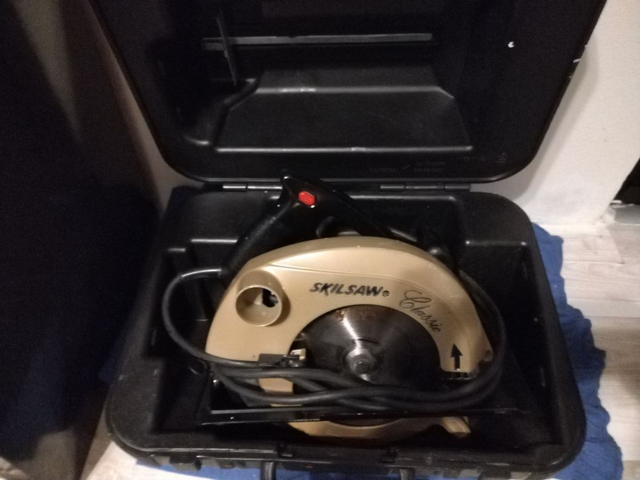 Ferăstrău circular Skil